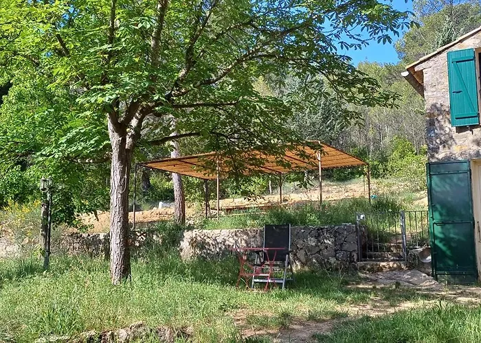 Domaine Le Poucet - Piscine En Foret