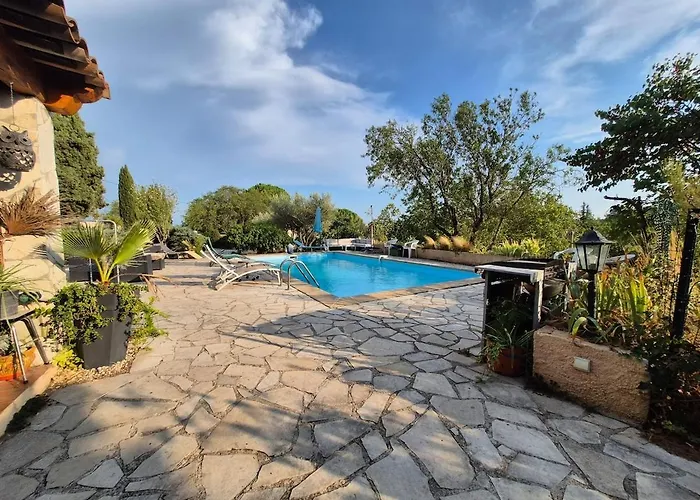 Maison Dans La Provence Verte