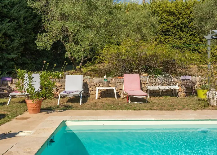 Gite Les Tarentes Avec Piscine